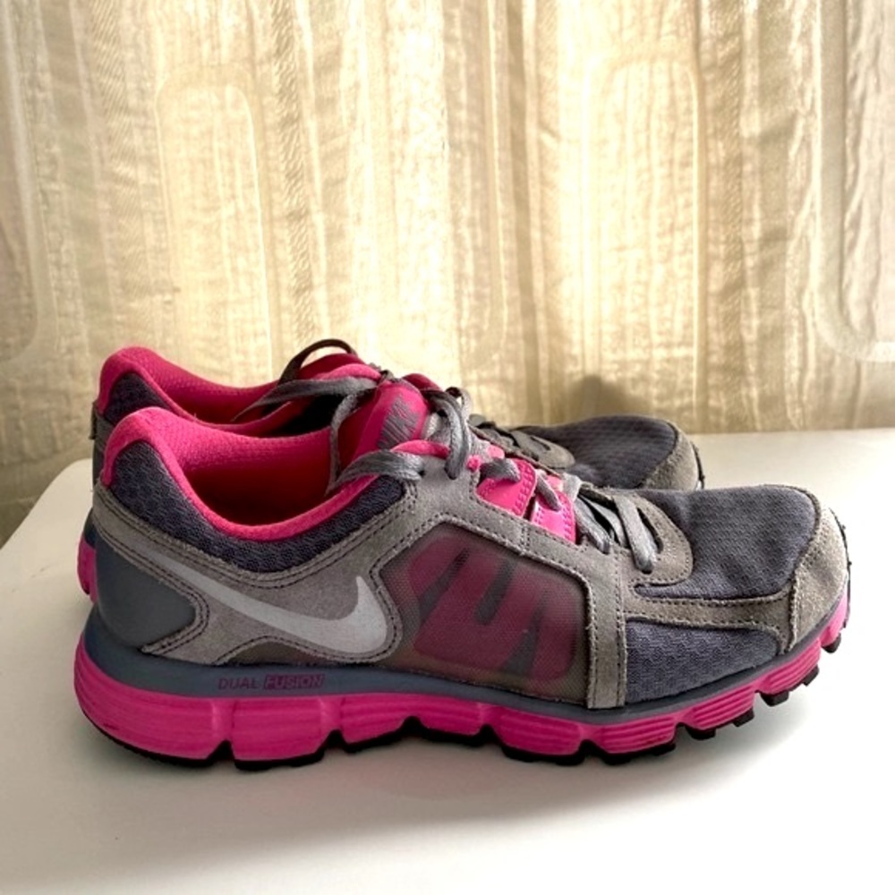 Nike women’s Dual Fusion ST2 running shoes.